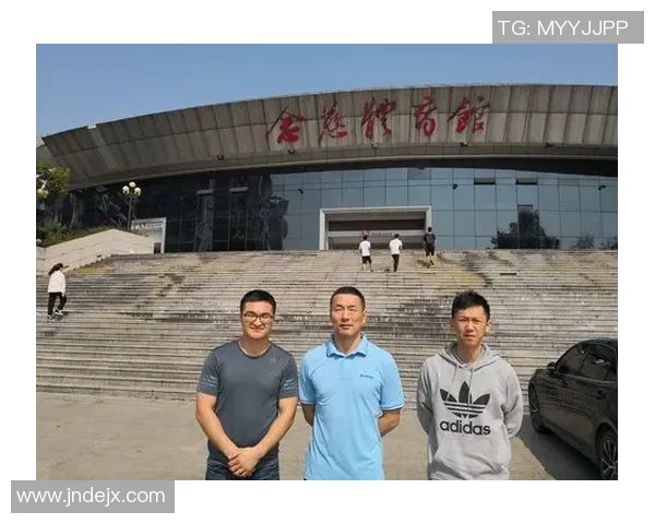 深圳乒乓球队在全国锦标赛积分榜上以61分稳居第一名展现强劲实力